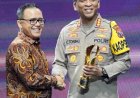 Tingkatkan-Inovasi-Digital-Layanan-Publik,-Kapolresta-Sidoarjo-Terima-Penghargaan-Pemimpin-Daerah-Awards-2024