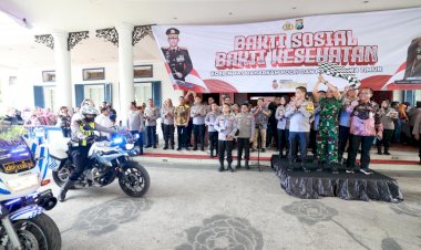 Polda-Jatim-Bersama-Korbinmas-Baharkam-Polri-Gelar-Bakti-Kesehatan-dan-Salurkan-15.000-Paket-Sembako
