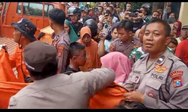 Quick-Respon-Tim-SAR-Polres-Lamongan-dan-BPBD-Berhasil-Temukan-Anak-yang-Tenggelam