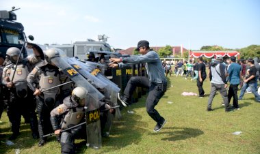 Polres-Madiun-Kota-Gelar-Simulasi-Pastikan-Kesiapan-Pengamanan-Pilkada-Serentak-2024