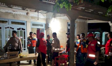 Banjir-Bandang-dan-Longsor-Terjang-Lampung-Barat,-Polisi-Evakuasi-Warga-Hingga-Tengah-Malam