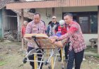 Ipda-Purnomo,-Polisi-Baik-Polres-Lamongan,-Bantu-Warga-Lumpuh-Hidup-Sebatang-Kara