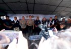 Polda-Jatim-dan-Tim-Gabungan-Lakukan-Penindakan-dan-Penegakan-Hukum-Narkoba-di-Jalan-Kunti-Surabaya