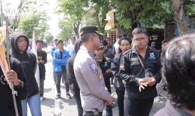 Polres-Lamongan-Berikan-Pelayanan-Humanis,-Aksi-Unjuk-Rasa-PC-PMII-di-DPRD-Kondusif
