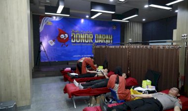 Hari-Jadi-ke-75-Humas-Polri,-Divhumas-Polri-Gelar-Donor-Darah-Serentak-Bersama-Humas-Polda-Jajaran-dan-Media
