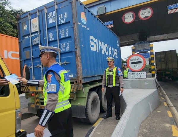 Operasi Keselamatan Semeru 2026 Ditlantas Polda Jatim Tertibkan Penggunaan Lajur Jalan Tol