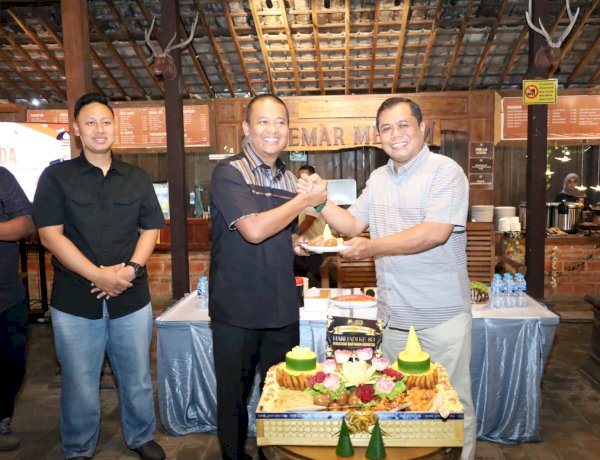 Polres Tulungagung Gelar Piramida Peringati Hari Pers Nasional 2026