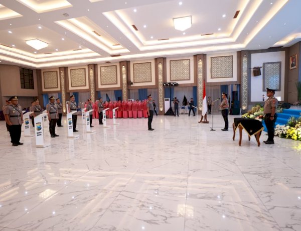 Kapolda Jatim Lantik Wakapolda Baru dan Pimpin Sertijab Sejumlah Kapolres Jajaran
