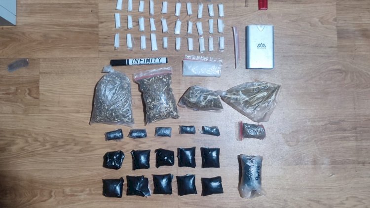 Polresta-Sidoarjo-Ungkap-Peredaran-Sabu-dan-Ganja,-Tiga-Tersangka-Diamankan