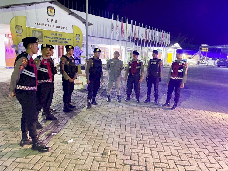 Tahapan Pemilu 2024 Polres Situbondo Siagakan Personel Pengamanan di Kantor KPU