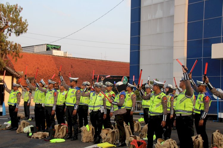 Pastikan Kesiapan OMB Semeru 2023/2024 Polres Bojonegoro Cek Perlengkapan Personel dan Ranmor