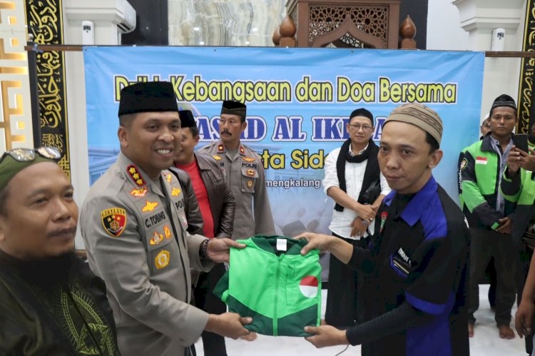 Polisi dan Ojol di Sidoarjo, Doa Bersama untuk Pemilu 2024 Damai