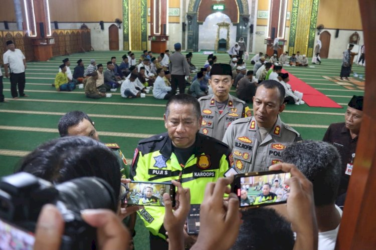 Jelang Ramadhan, Polda Jatim Beri Bantuan Ratusan Marbot se Kabupaten Lumajang