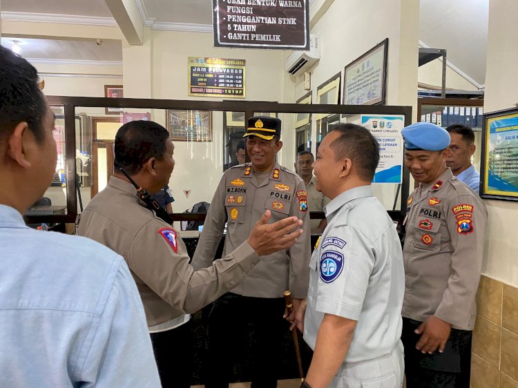 Kapolres Lumajang Sidak Samsat Pastikan Layanan Prima Bersih dari Calo