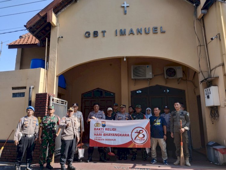 Semarak Hari Bhayangkara Ke-78, Tiga Pilar di Krembung Peduli Tempat Ibadah