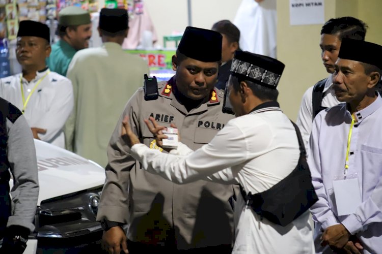 Polisi Lakukakan Pengamanan, Gresik Bersholawat di Pulau Bawean Berjalan Kondusif