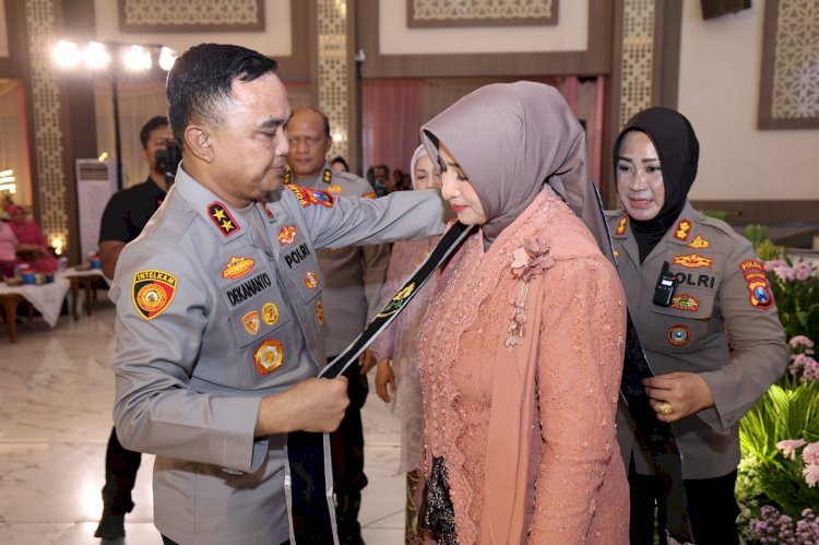 Jadi Ibu Asuh Polwan Polda Jatim, Ny. Lenia Dekananto Dorong Kesejahteraan dan Keharmonisan Keluarga Polri